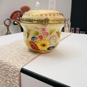 Floral Ceramic Trinket Box with Gold Accents New with Tag